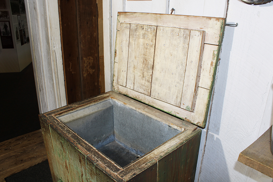 handmade icebox